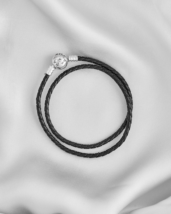 Pulsera Doble de Cuero Negro PC27